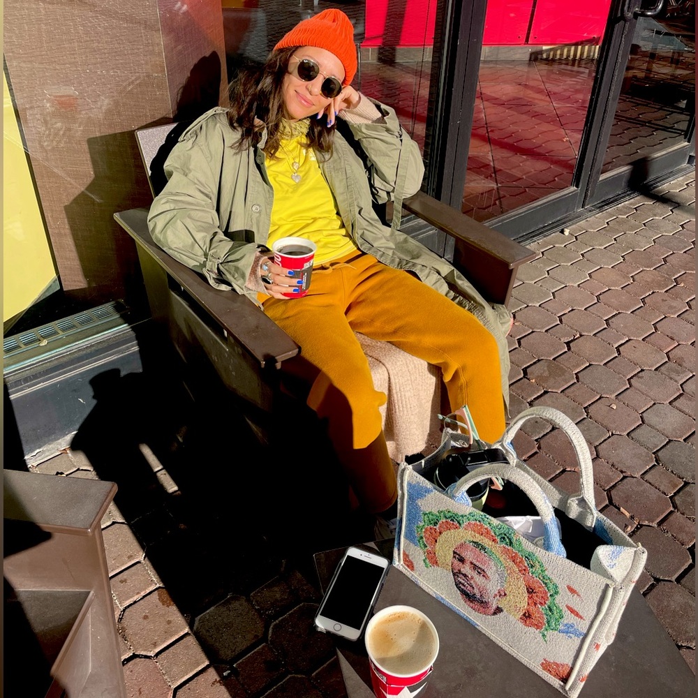 I’m TV, an island babe with a little infusion of city.